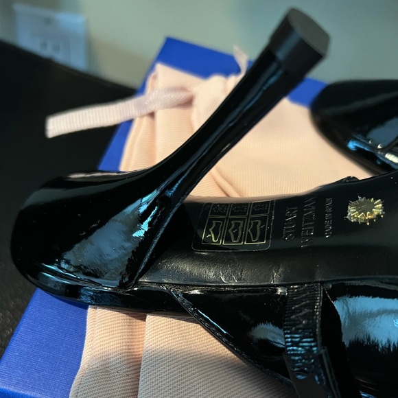 New, Stuart Weitzman, patent leather pearl heel mules. - Picture 4 of 6
